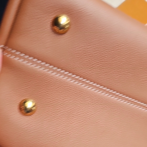 Louis Vuitton Lowkey Hobo Pm - Picture 16 of 17